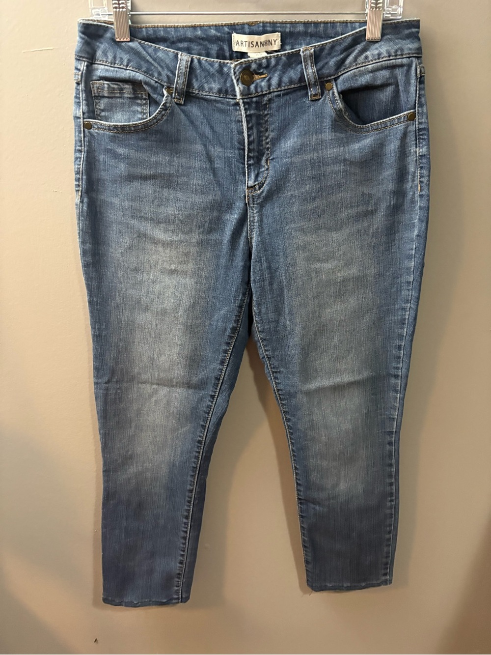 Artisan Ny Light Wash Ankle Slim Jeans